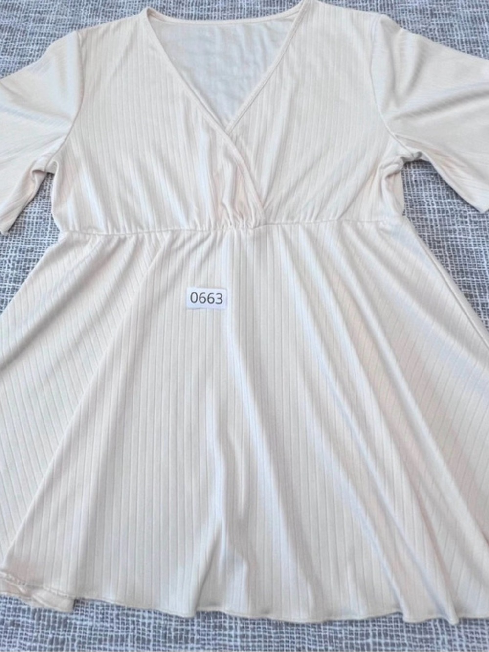 Source Unknown Cream Ribbed V-Neck Blouse